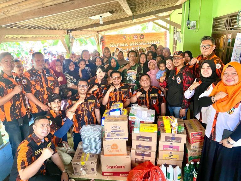 Sapma Pemuda Pancasila Memberikan Bantuan dan Sumbangan Kepada Korban Banjjir di Bekasi